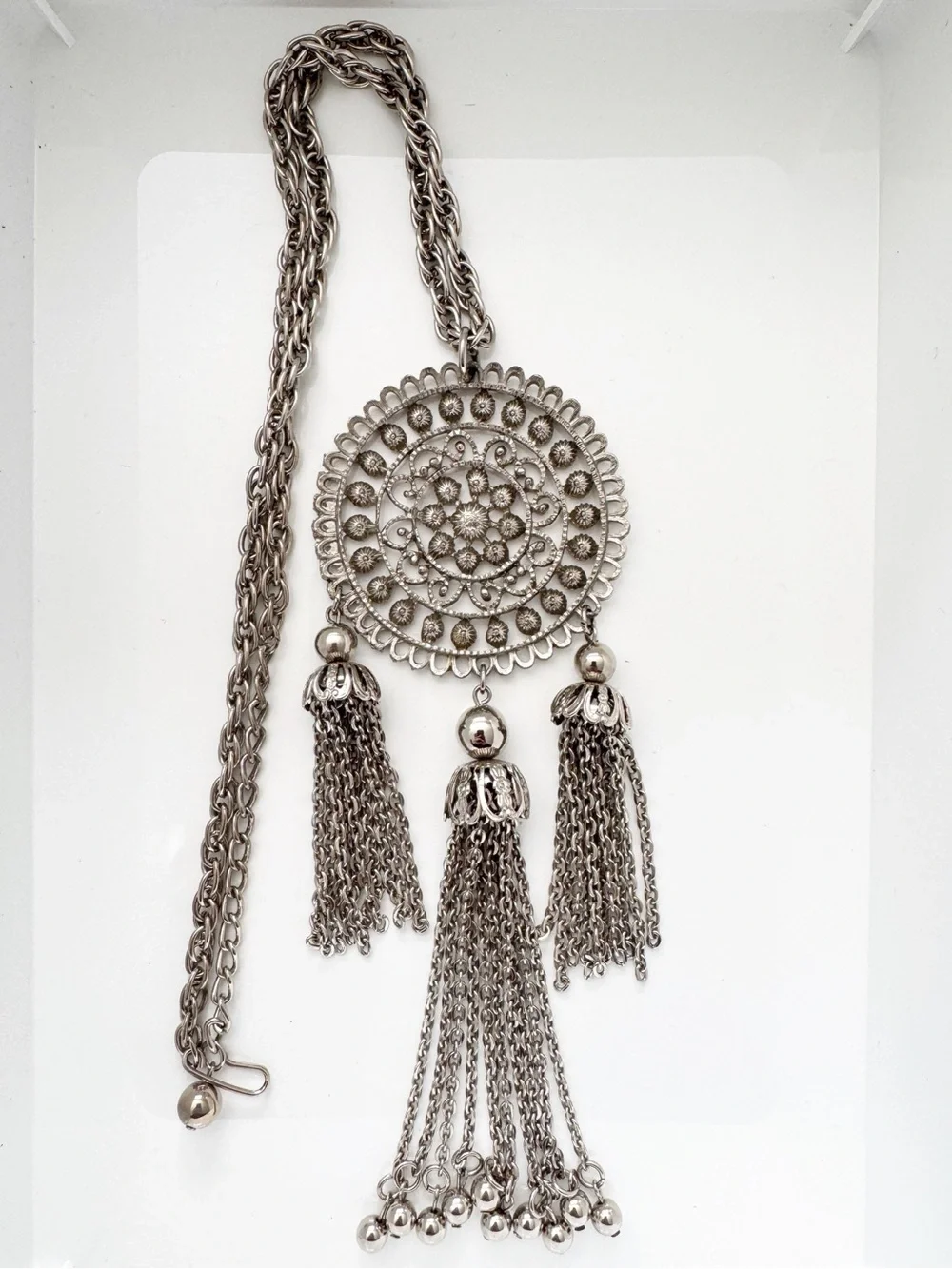 Vintage Silver-Tone Filigree Medallion Tassel‎ Pendant Necklace